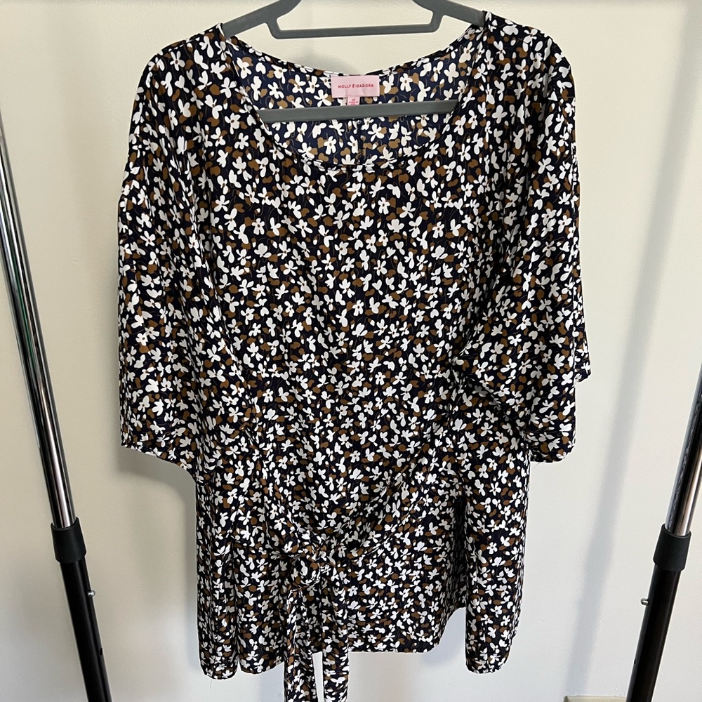 Navy, tan floral print blouse with tie around waist, size 3x